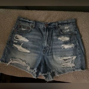 American Eagle High rise mom short, distressed, size 10, 3 inch inseam
